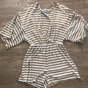 Lightweight, barely worn ribbed romper